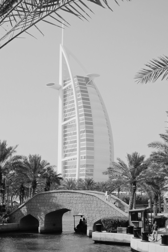 a black and white photo of the burj al arab in dubai. UAE

Travel Planner 
3Day Trip Plan
Photography