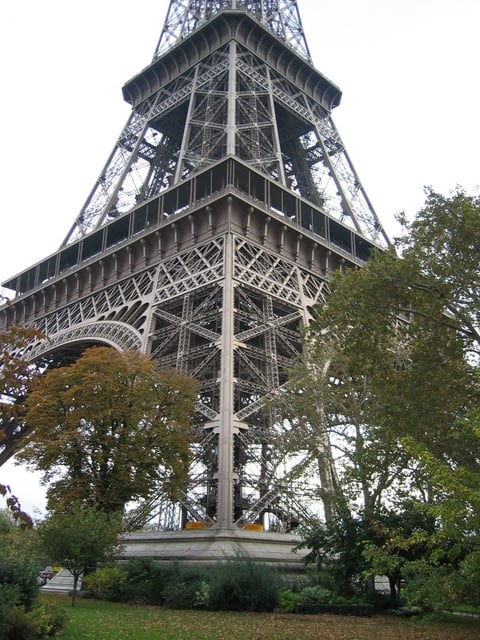 a black and white photo of the Eiffel Tower. France, Paris

Travel Planner 
3Day Trip Plan
Photography