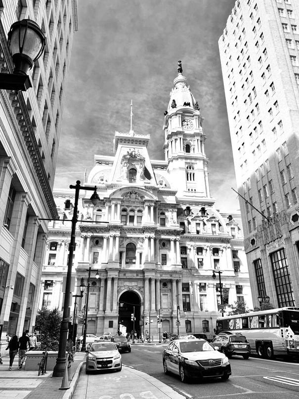 black and white photograph of city hall in philadelphia.

Travel Planner 
3Day Trip Plan
Photography