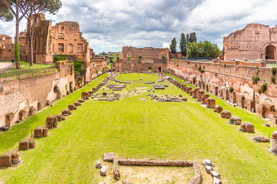 the ruins of the roman forum in rome, italy

Italy Trip; Travel Planner; 3Day Trip Plan; Photography; Gastronomy; Rome