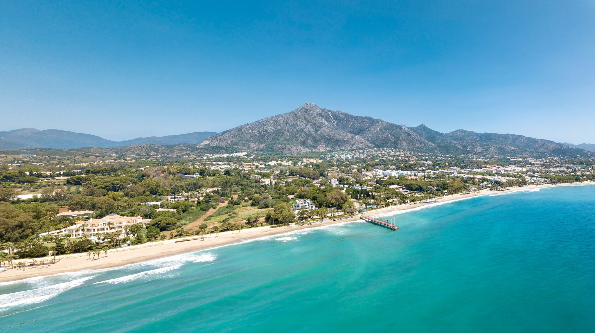 an aerial view of the beach and mountains in Marbella, Spain

Spain Trip; Travel Planner; 3Day Trip Plan; Photography